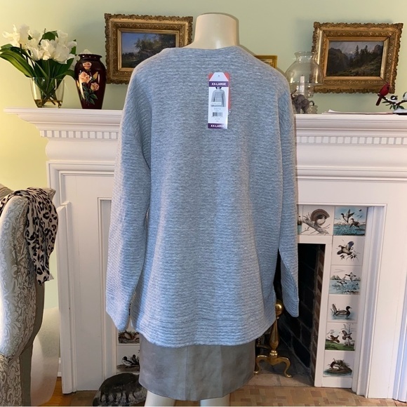 NWT NBA sweatshirt for big fans of NY Knicks. Also makes comfy bleacher pillow. - Picture 2 of 7